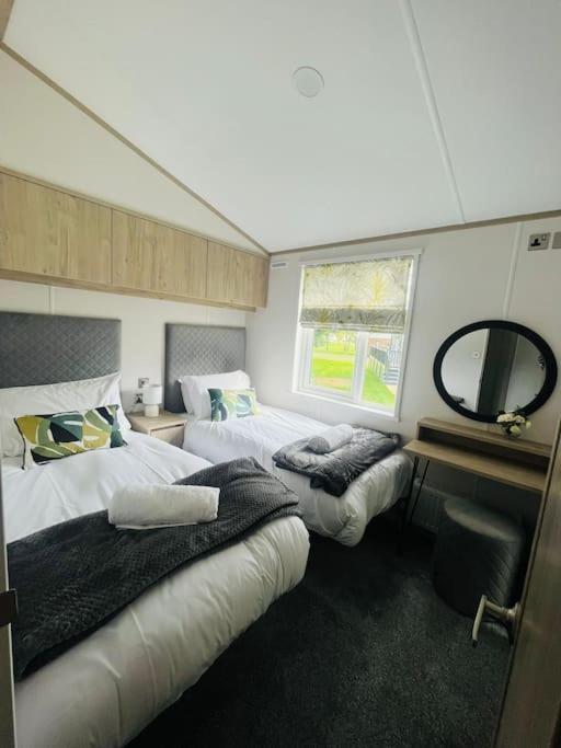 Hideaway Retreat With Hot Tub Villa York Dış mekan fotoğraf