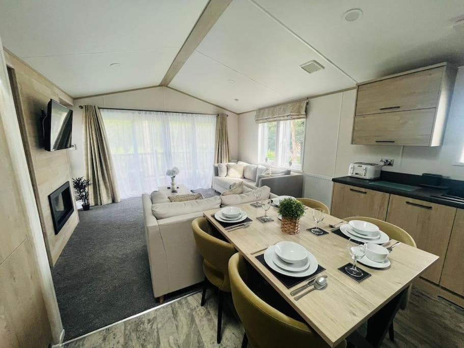 Hideaway Retreat With Hot Tub Villa York Dış mekan fotoğraf